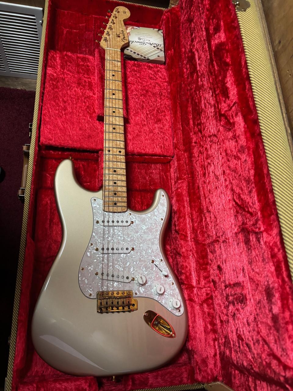 1993 Fender Custom Shop 10 of 12 1962 Strat MP Shoreline Gold w/case