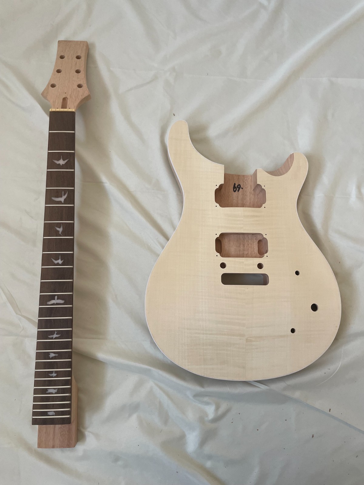 Double Swing DIY Electric Guitar Kit 24 Fret Maple Veneer Lower Flyer Inlay