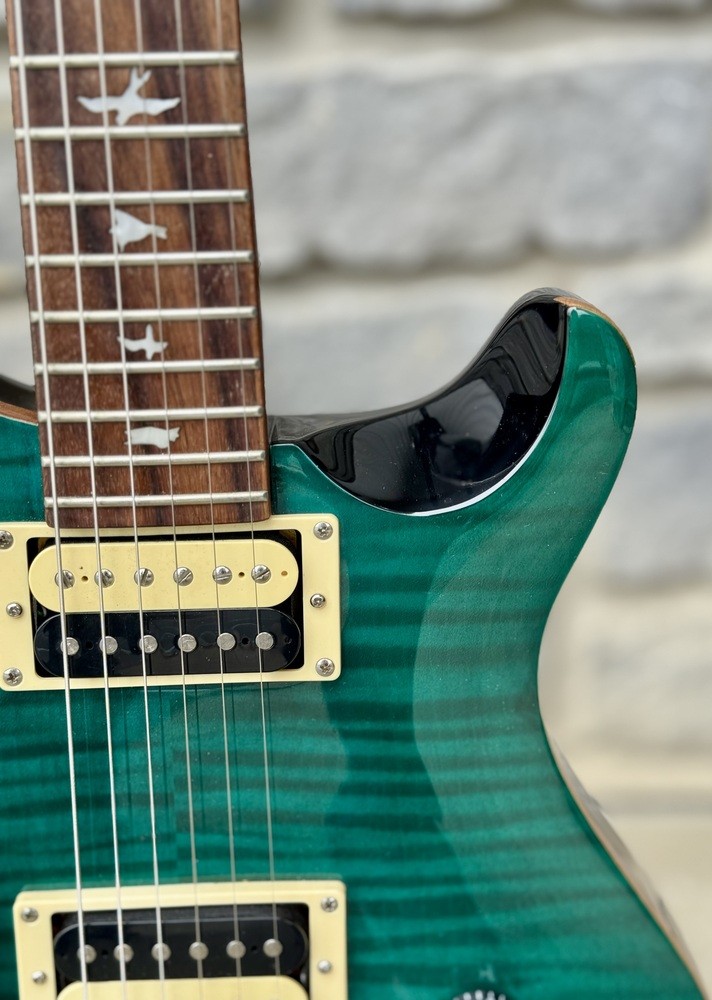 Paul Reed Smith (PRS) SE Custom 22 6-String Electric Guitar w/ PRS Gig Bag