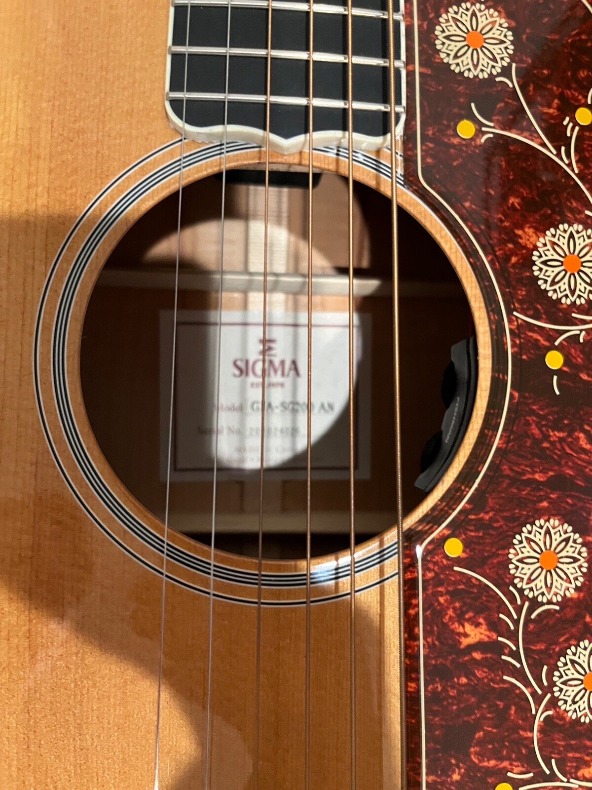 Left-Handed Sigma Grand Jumbo with Electronics, Maple back&sides , spruce top