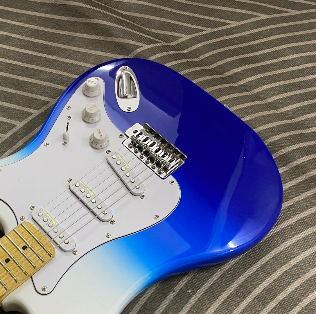 💙Dreamy Sky Fade Electric guitar Basswood Body Simple white pickguard