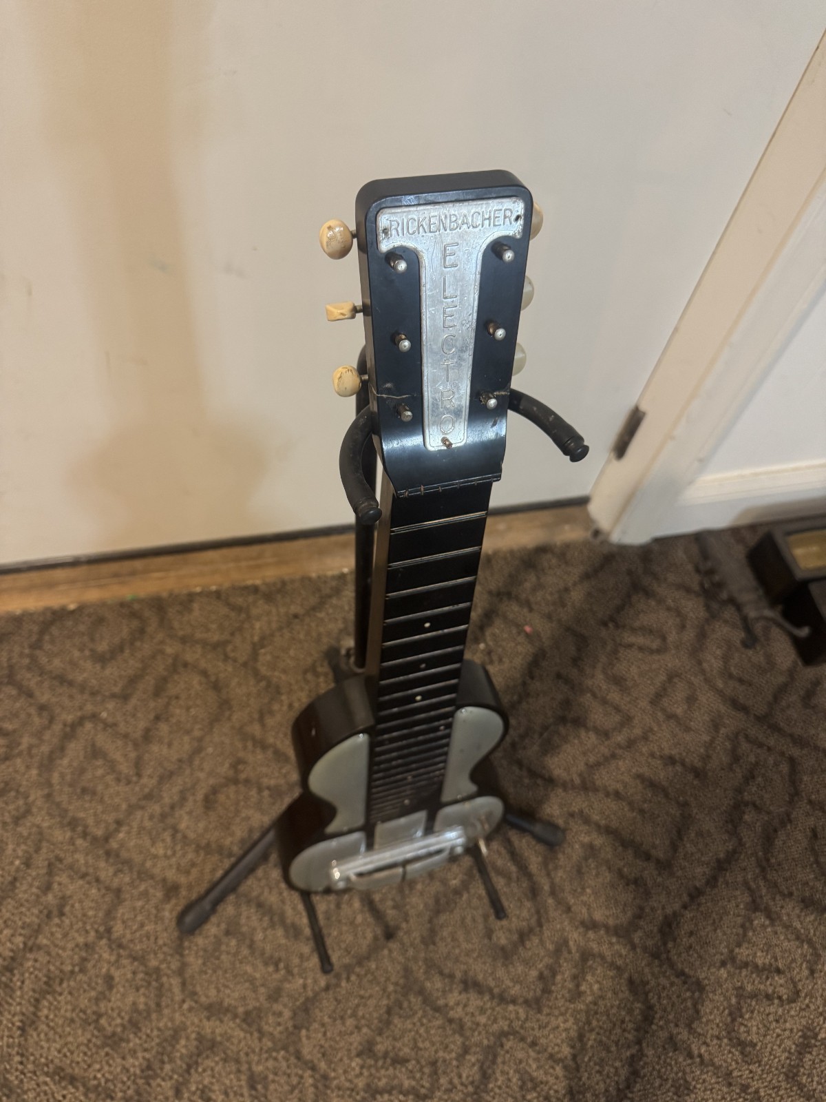 Vintage 1930s Rickenbacker Model B Bakelite Lap Steel Guitar w/ Hardshell Case