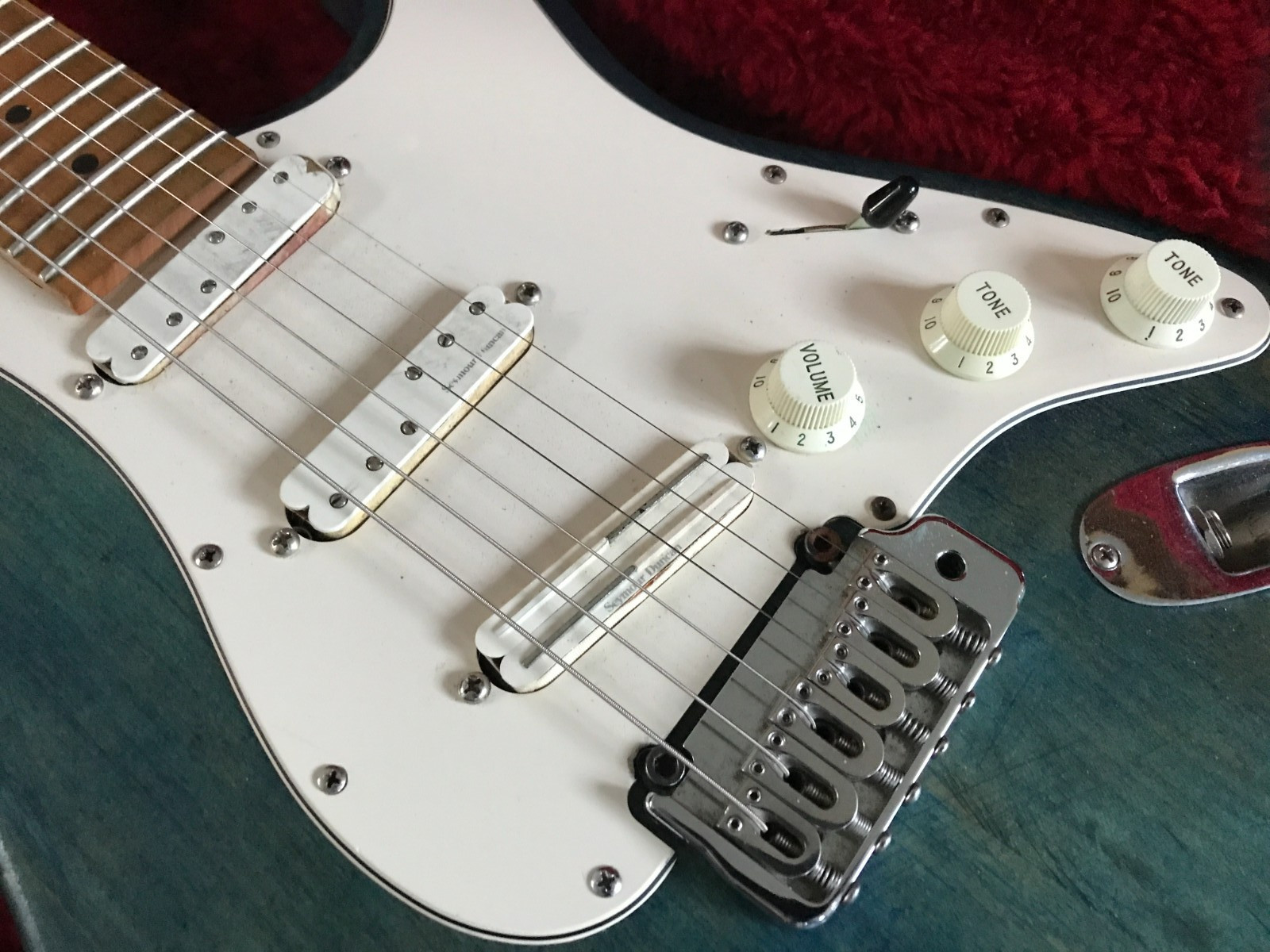 McNaught G-4 Tradition 2007 Handmade Boutique Strat – Nitro blue transparent