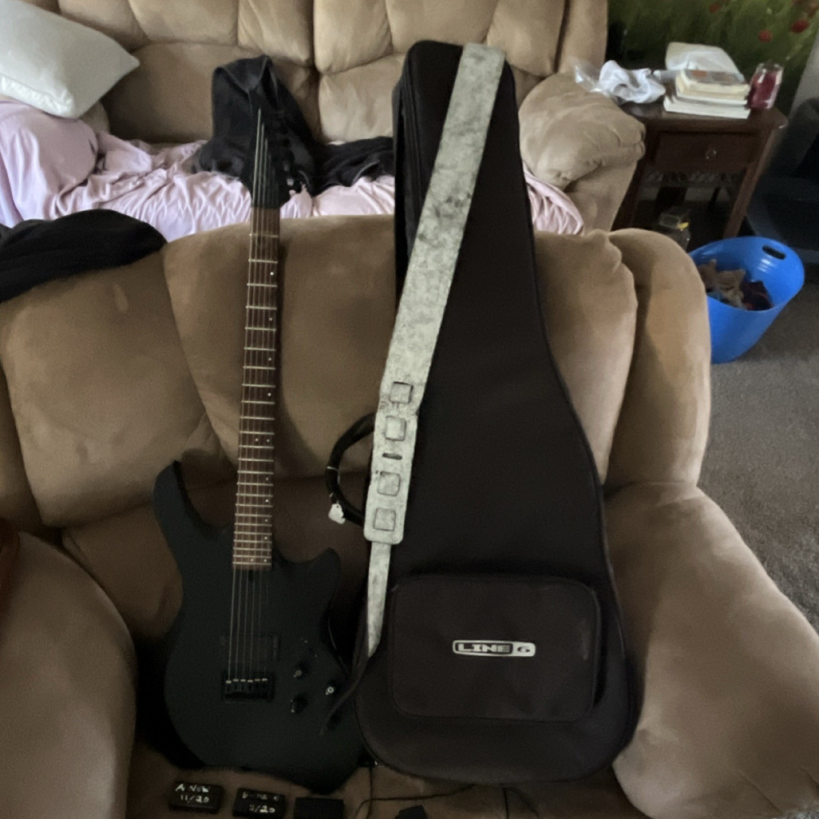 Line 6 Black 6 String Electric Guitar Right-Handed with Gig Bag & Strap