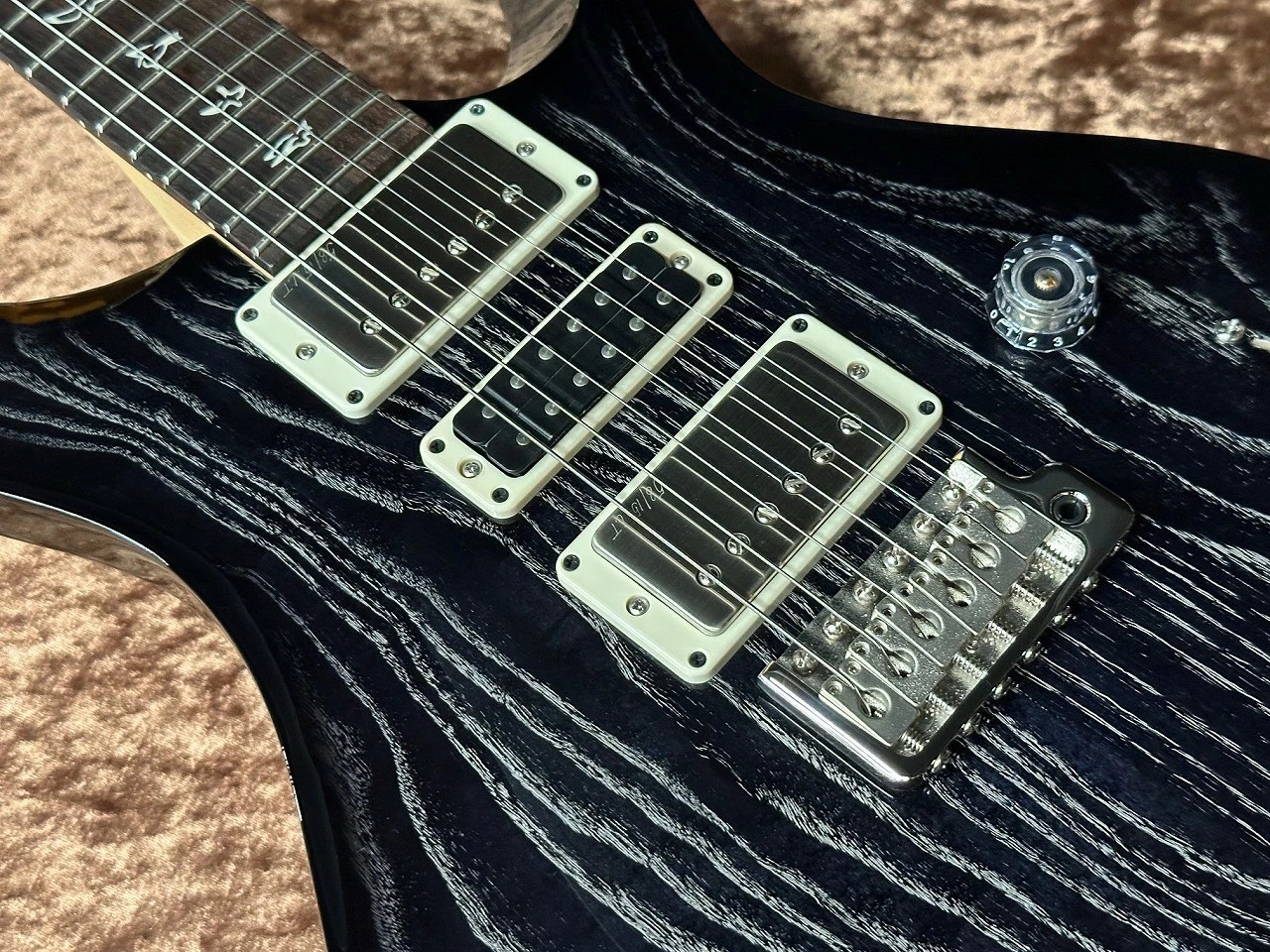 Paul Reed Smith (PRS) Swamp Ash Special -Black Doghair Smokeburst- 3.75Kg 2025