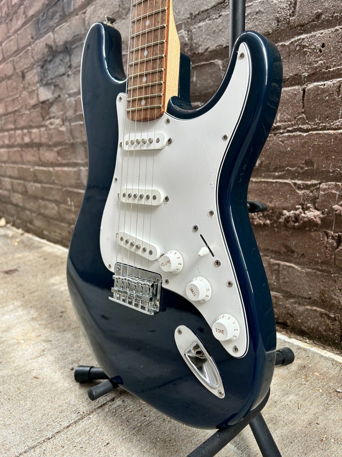 Squier by Fender Stratocaster Bullet (Cort factory)