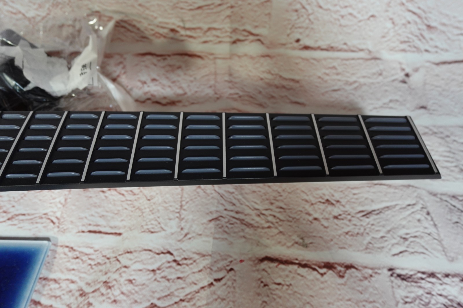 Yamaha EZ-AG LightUp Fret Silent Easy Electronic Guitar fast ship with adapter