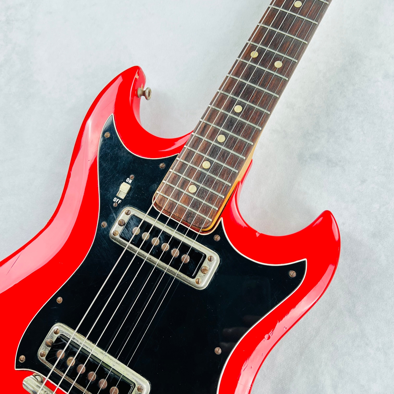 Hagstrom II F-200 1966 – Red