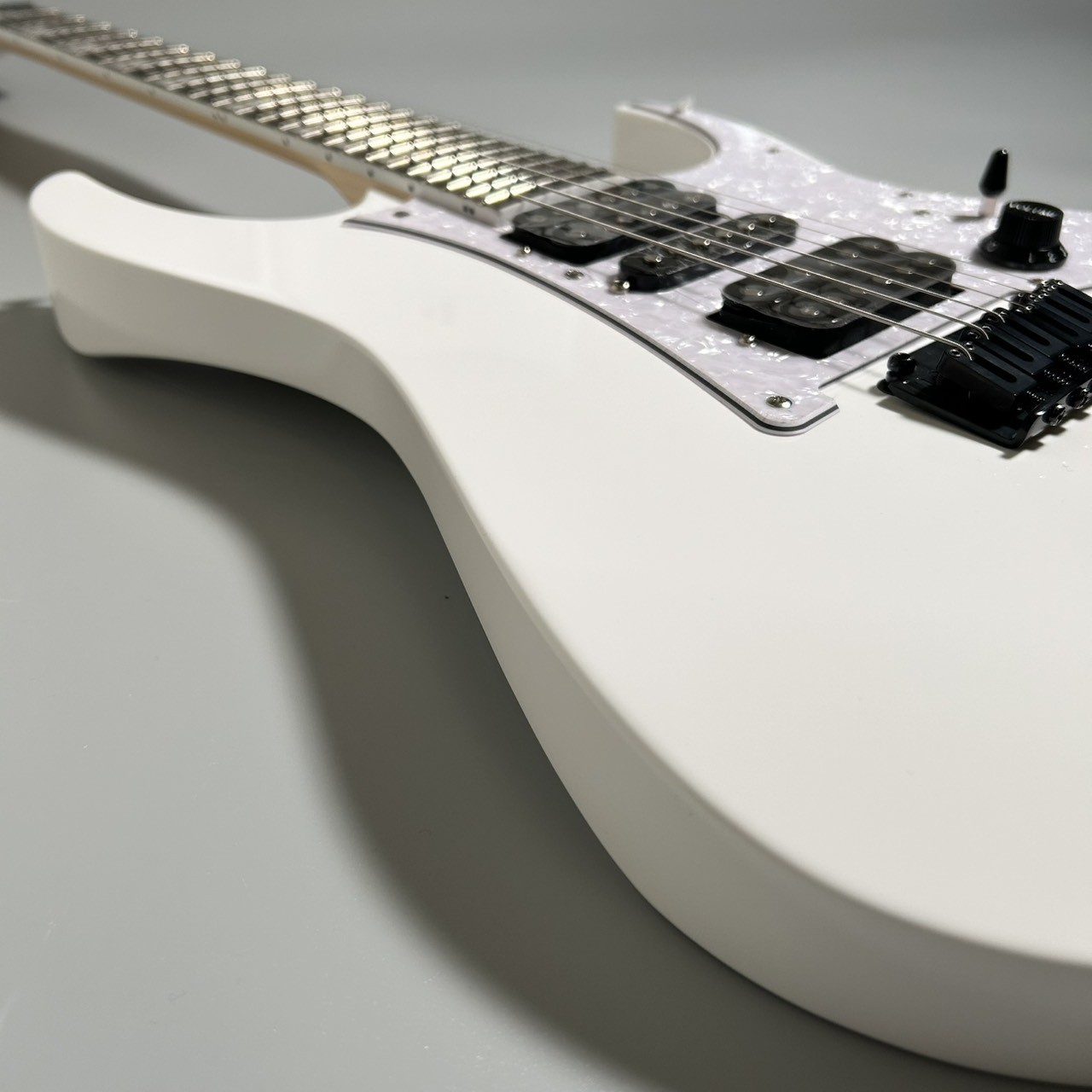 Ibanez RGV250 WH White Electric Guitar Stratocaster Style Syncro Trem Used