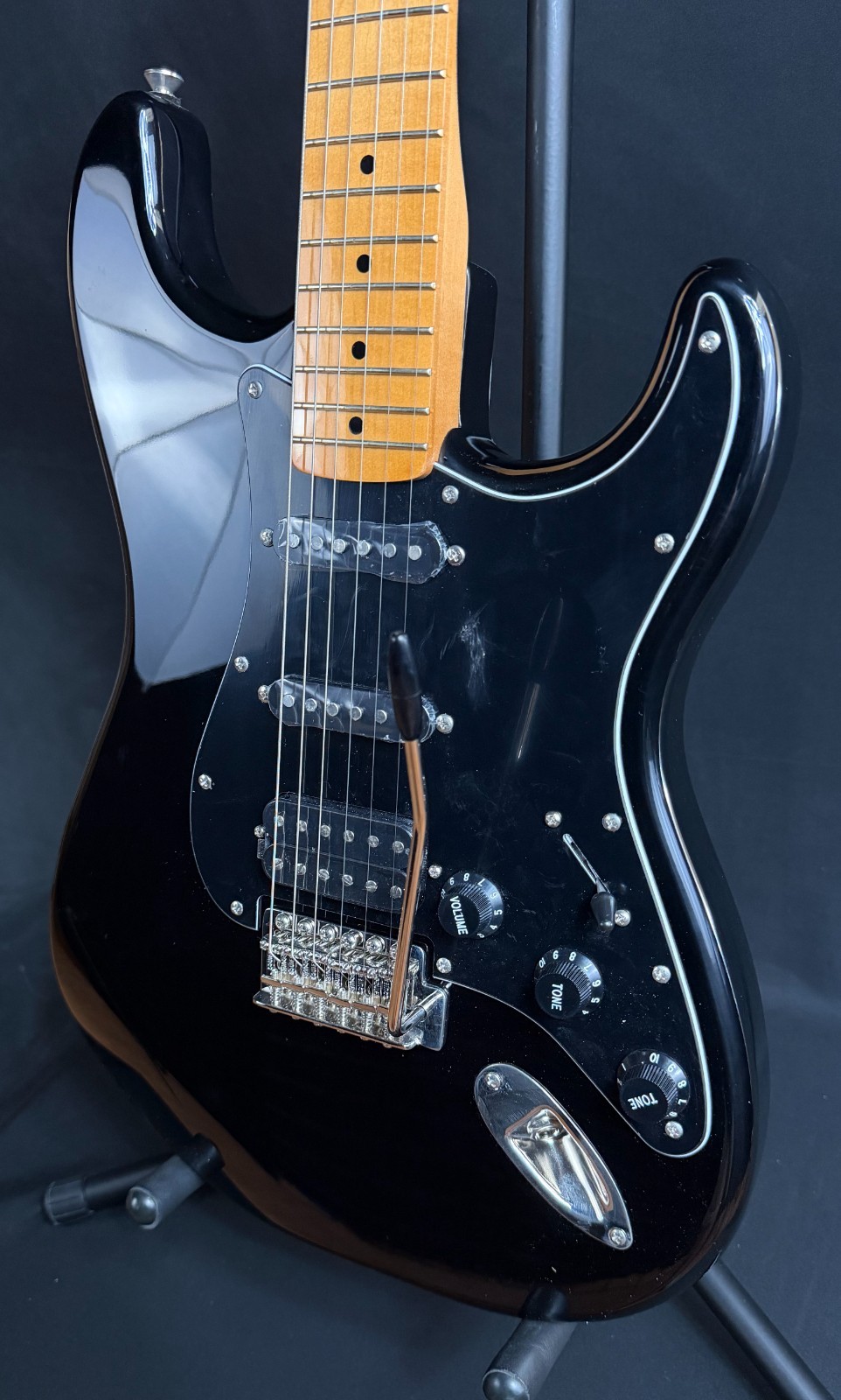 Squier Classic Vibe 70’s Stratocaster HSS Electric Guitar Gloss Black (841)