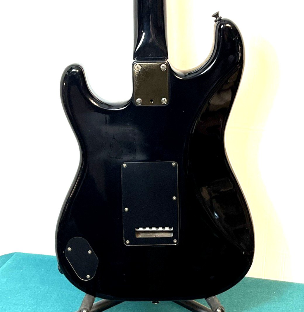 1985 Fender Stratocaster ST-556 Boxer Japan: Black / Black