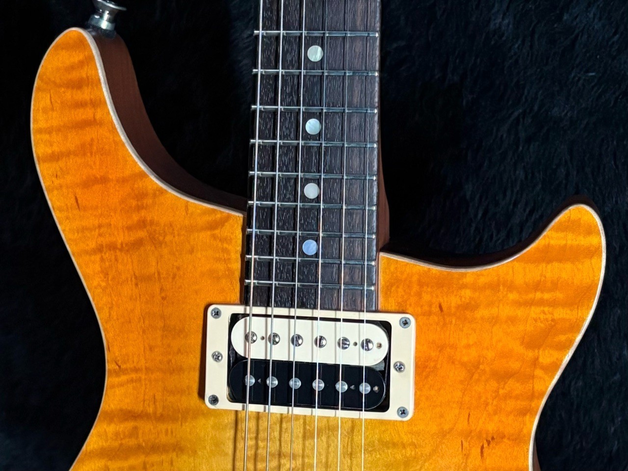 B3 Fire Fmt -Honey Burst- 2008Used 1P Top Back 3.95Kg High End Floor Safe delive