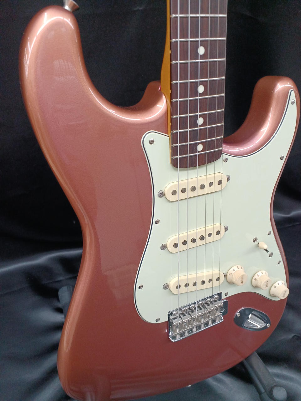 Fender Japan Traditional 60s Stratocaster Pink Electric Guitar Soft Case Japan