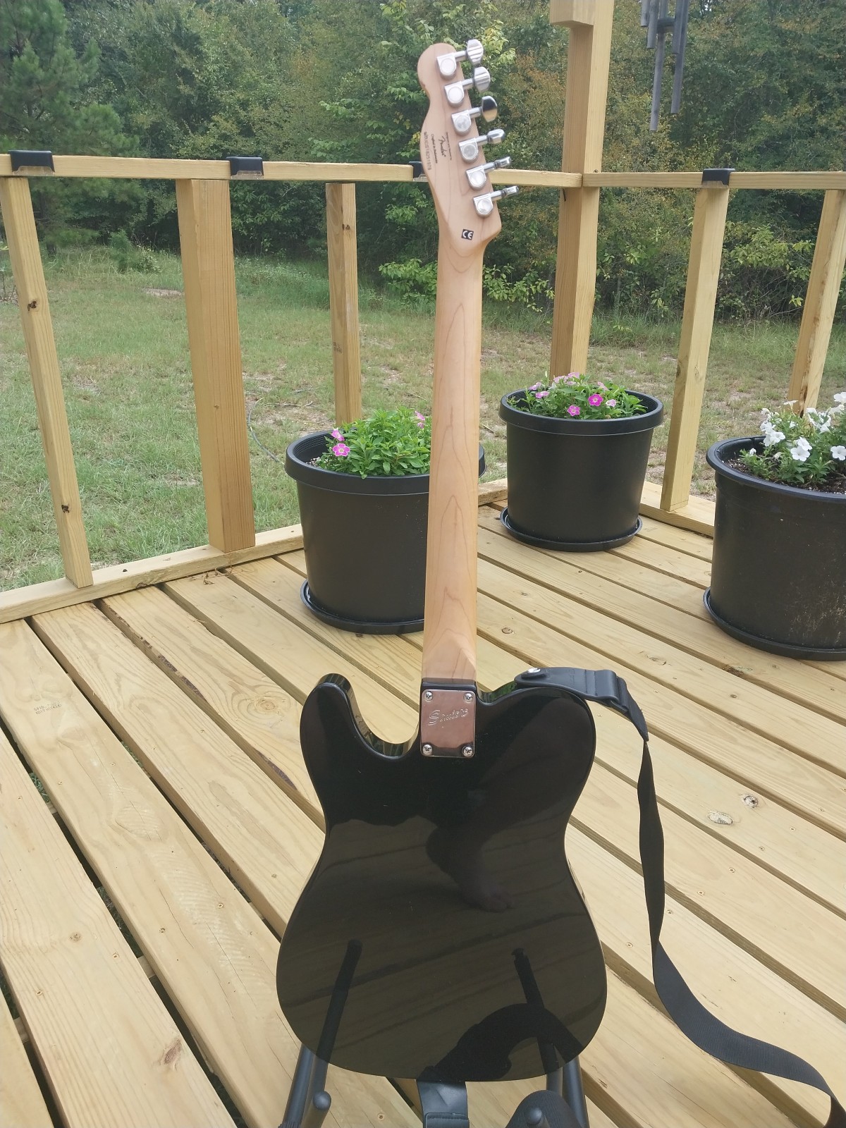 2018 Squire Affinity Telecaster Black and White with Hardshell Case