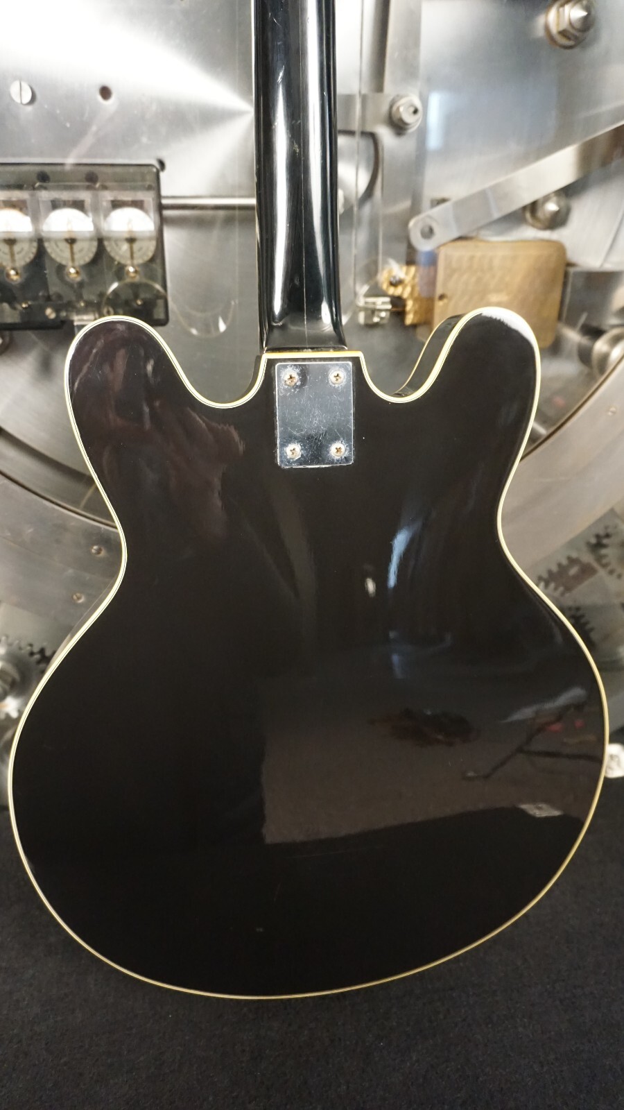 Hofner Red Rose Semi-Hollow Electric – Black Germany