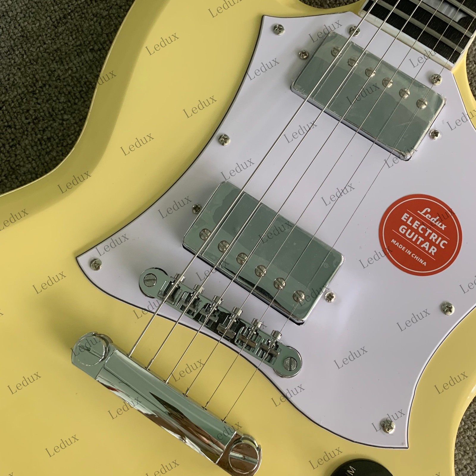 Sunburst Electric Guitar Maple Neck Rounded Green Pickguard Solid body fret Edge