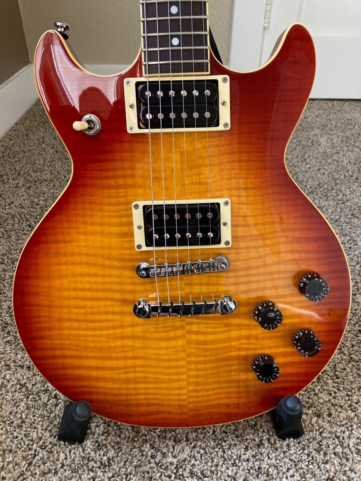 Ibanez Artist Series AR 250 – 2002 Honey Sunburst Electric Guitar