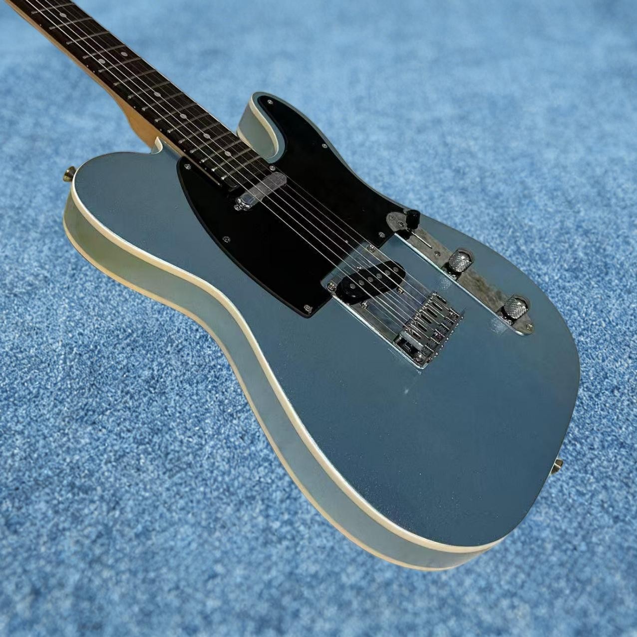Electric Guitar Metallic Blue Color Mahogany Body Rosewood Fretboard Tele Guitar