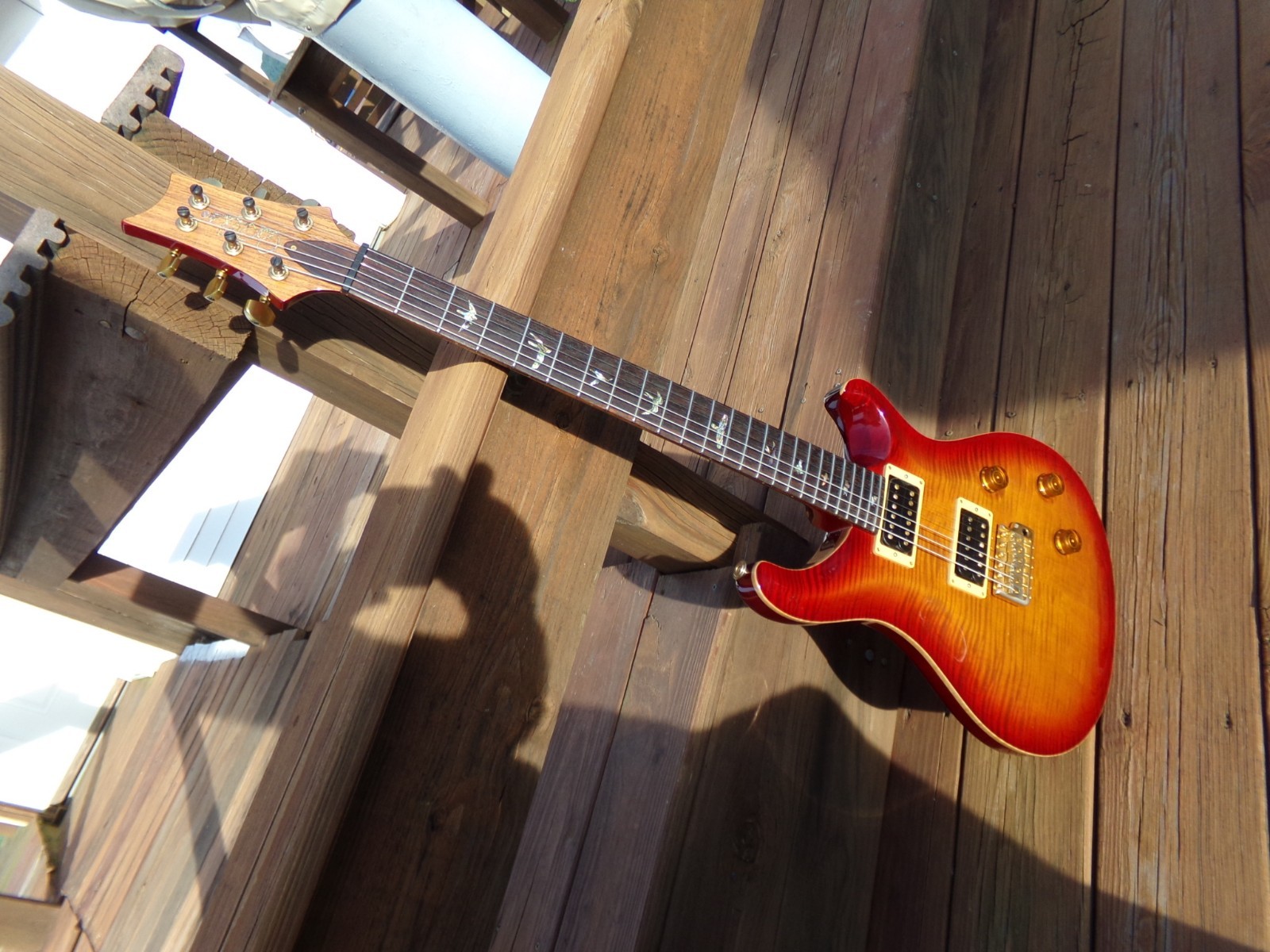 1999 PRS Custom 24 Artist model – Cherry Sunburst highly flamed curly maple top