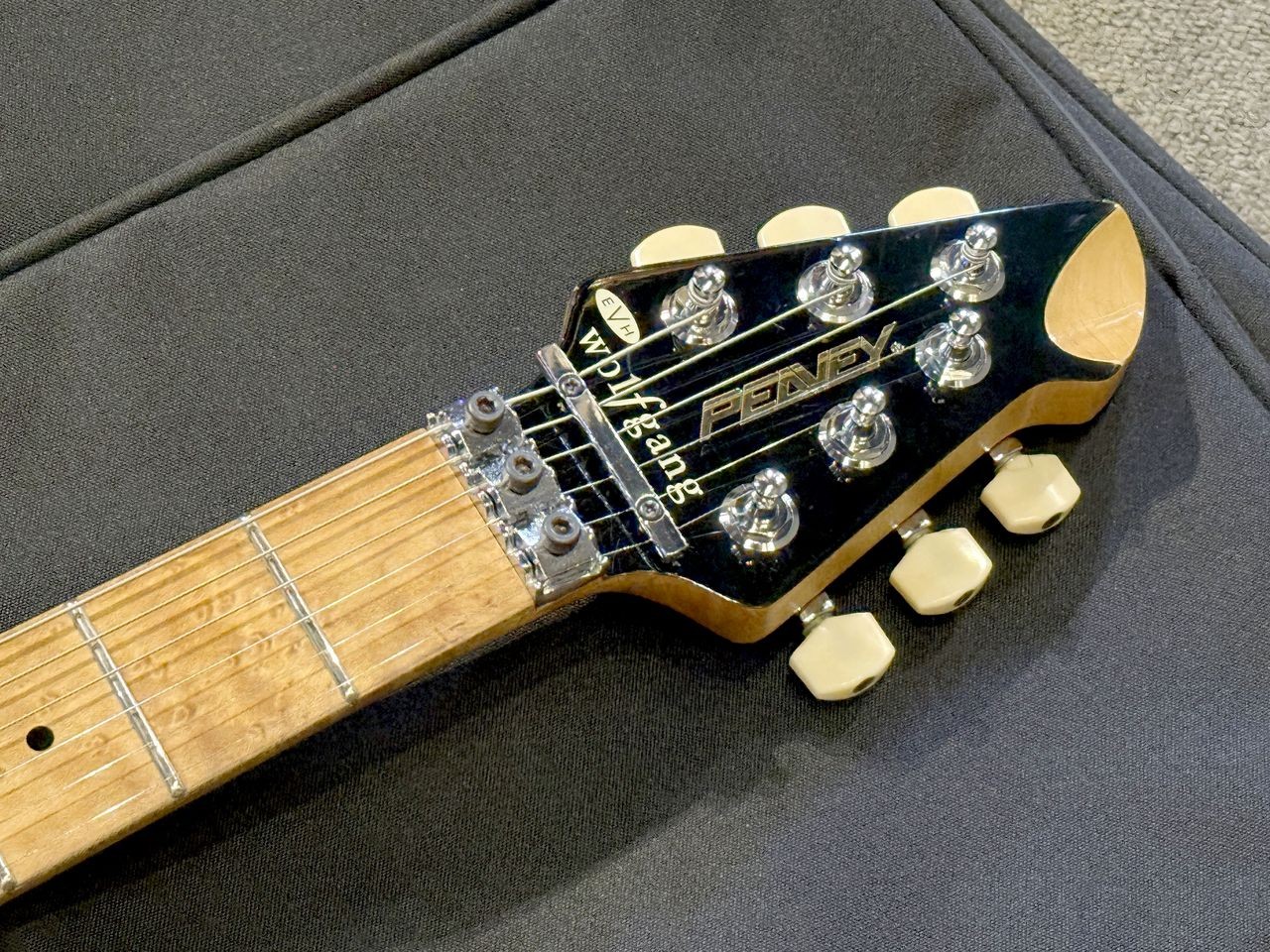 PEAVEY USA EVH Wolfgang Standard Black Refinish (no260620)