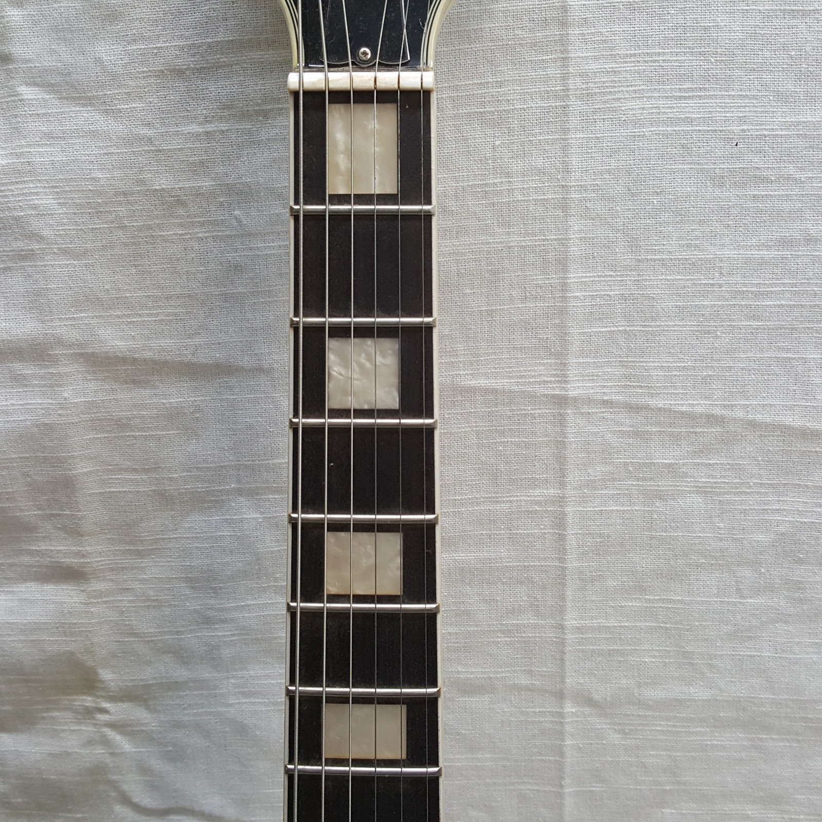 sg custom electric guitar white