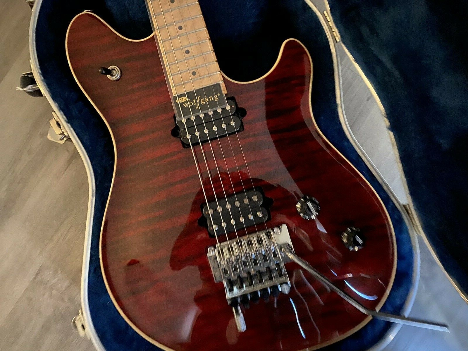 Peavey WOLFGANG “Custom Deluxe” DARK CHERRY FLAME TOP Guitar (unboxed) 04′ EVH