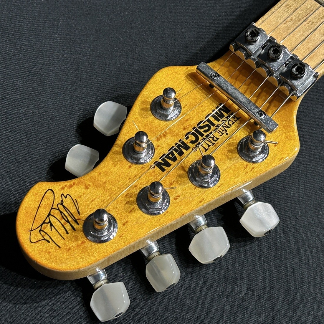 Music Man EVH Signature QMT Gold Translucent Electric Guitar, 3.4kg, Used