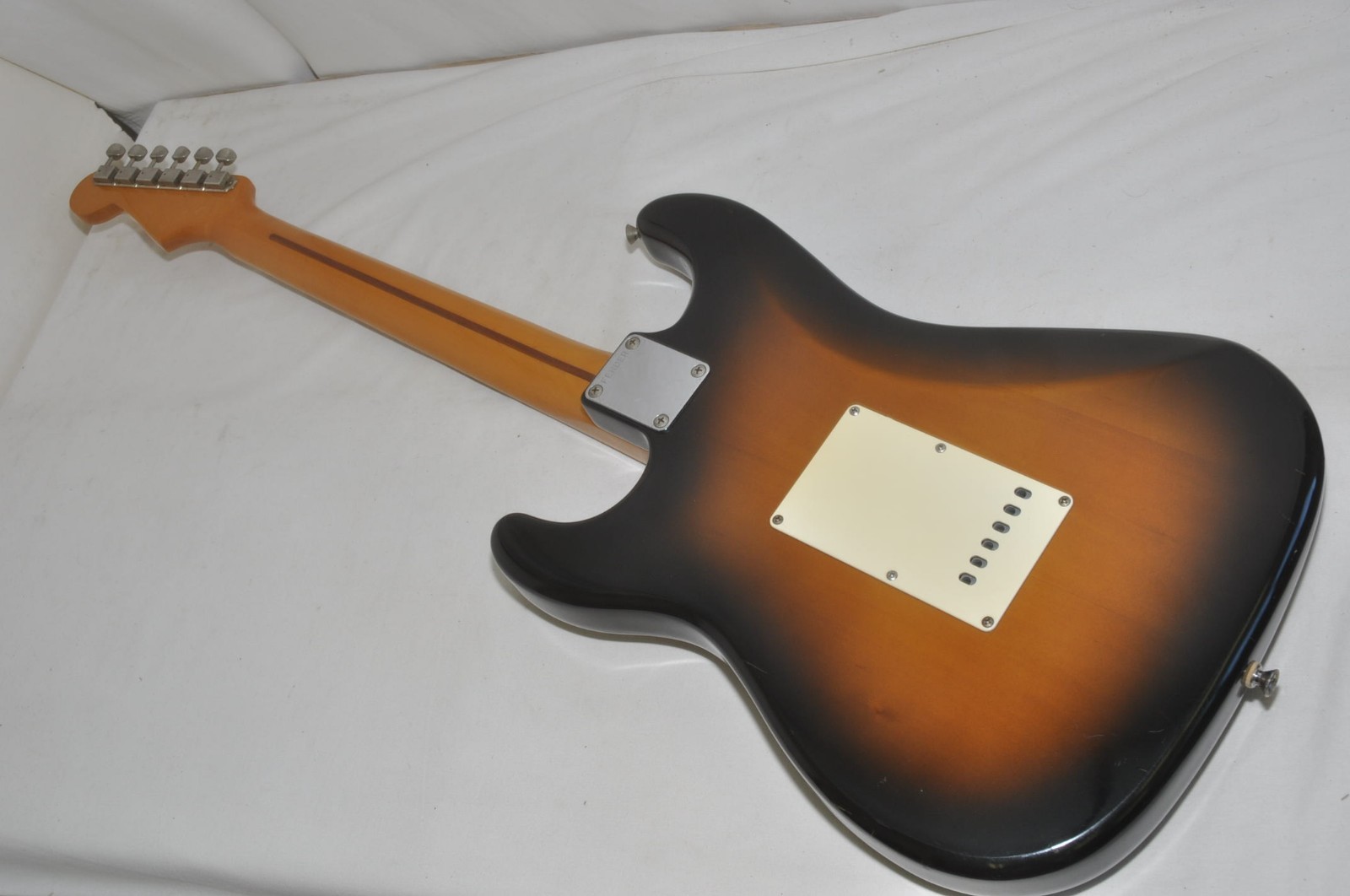 Fender Japan ST57（T）’57 Stratocaster 2-Tone Sunburst Electric Guitar Ref No 7481