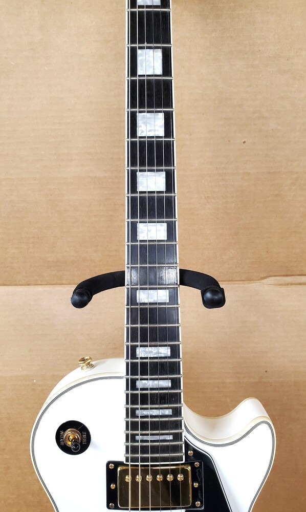 Epiphone Les Paul Custom Pro Electric Guitar w/ Gig Bag – Alpine White