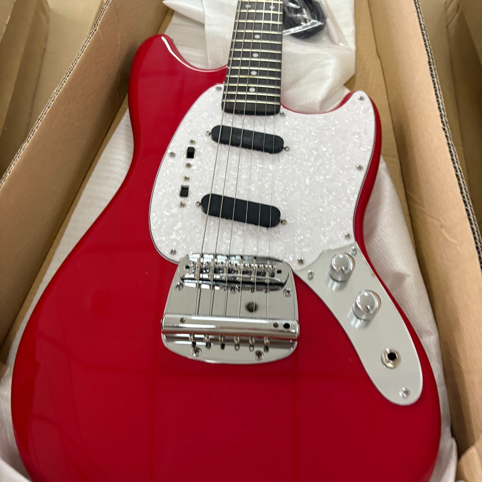 Mustang Style Electric Guitar Rosewood Fingerboard Maple Neck