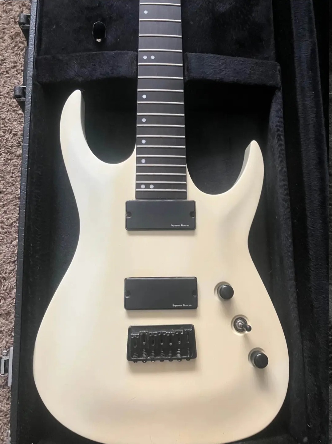 7 String Electric Guitar – Agile Septor Elite 727 with Hard Case