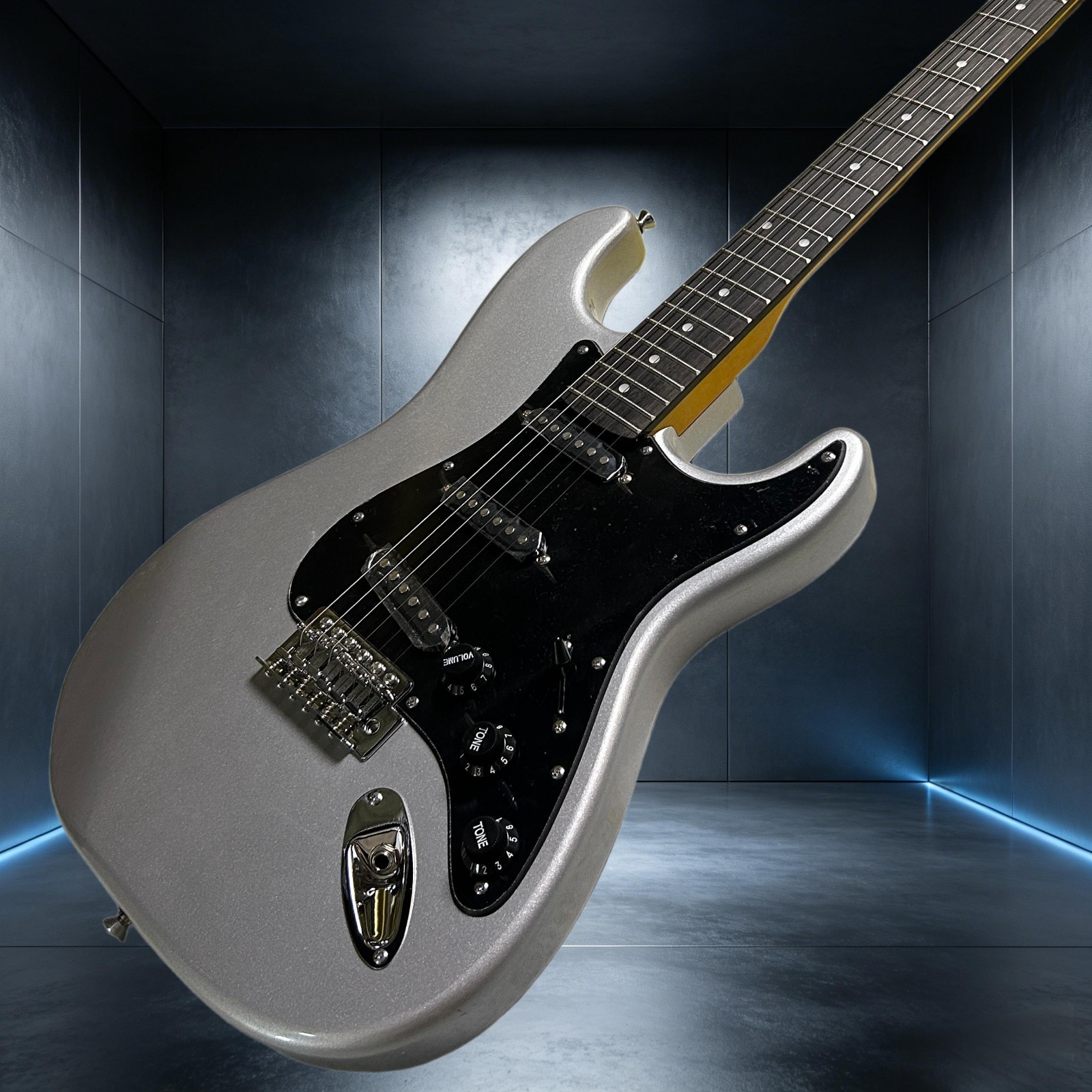ST Electric Guitar Silver White Color Rosewood Fretboard 22 Frets Mahogany Body