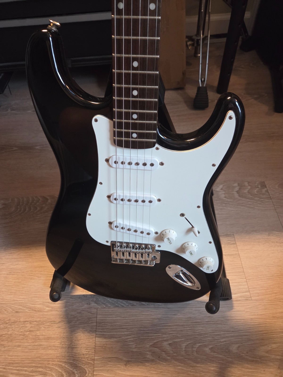 Austin S Style Electric Guitar includes Auto-locking strap! Plays Awesome!