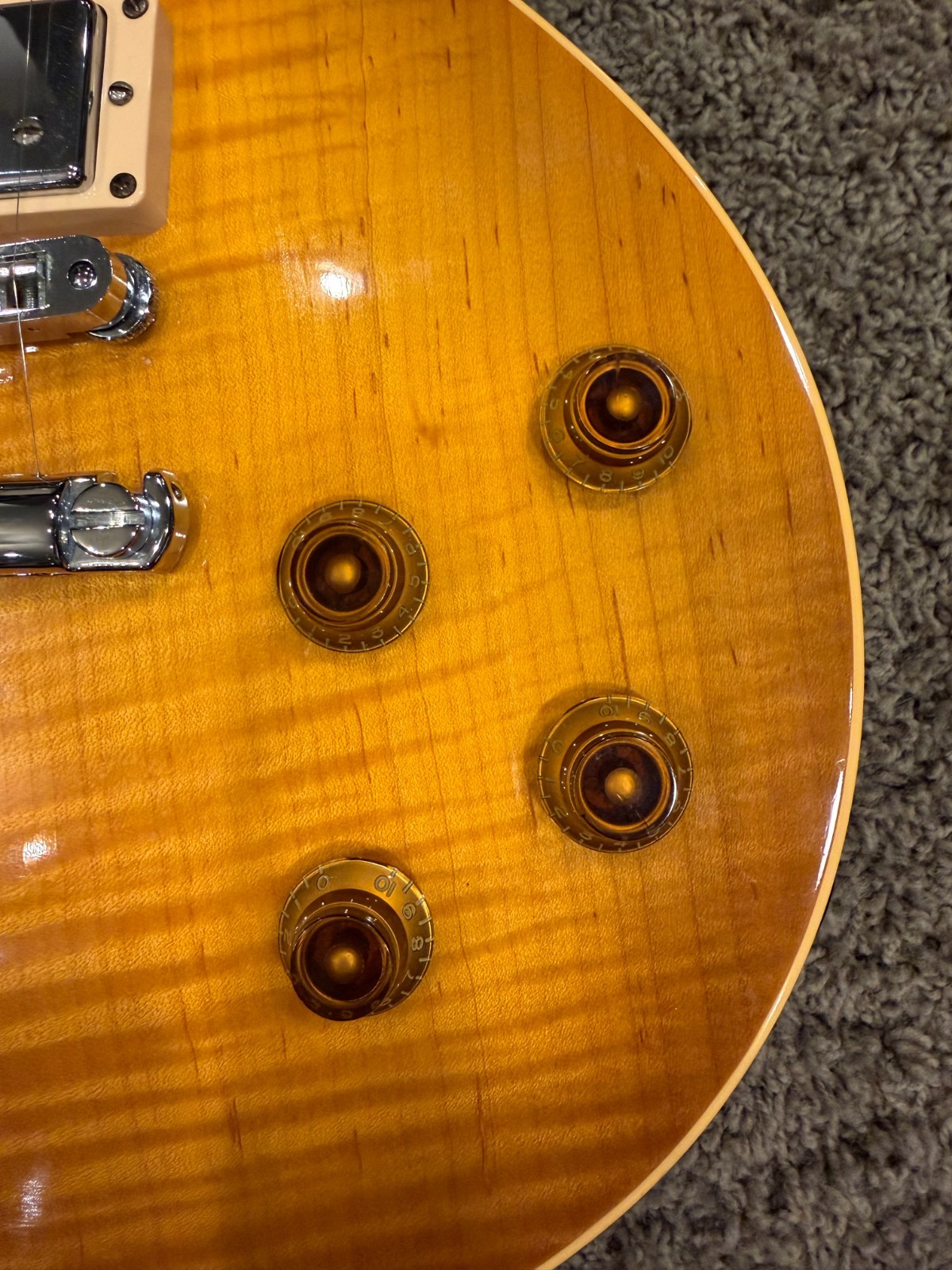 2009 Les Paul Standard w/OHSC Chambered, “Pleked”, Flame Top