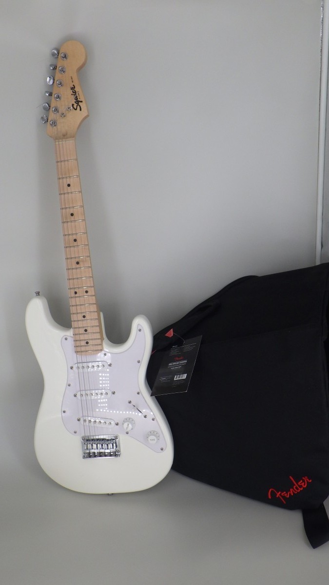 FENDER SQUIER MINI STRATOCASTER LIMITED-EDITION ELECT GUITAR RH (TDW040615)