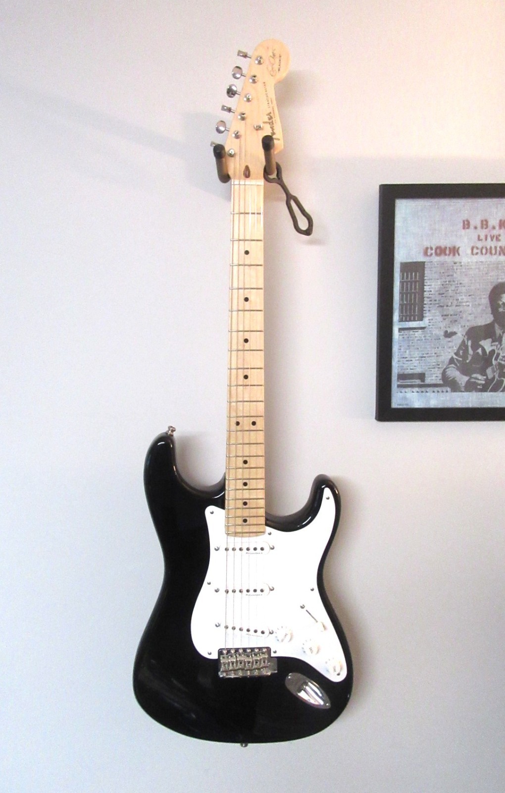 2018 FENDER ERIC CLAPTON “BLACKIE” STRATOCASTER ELECTRIC GUITAR + CASE EXCELLENT
