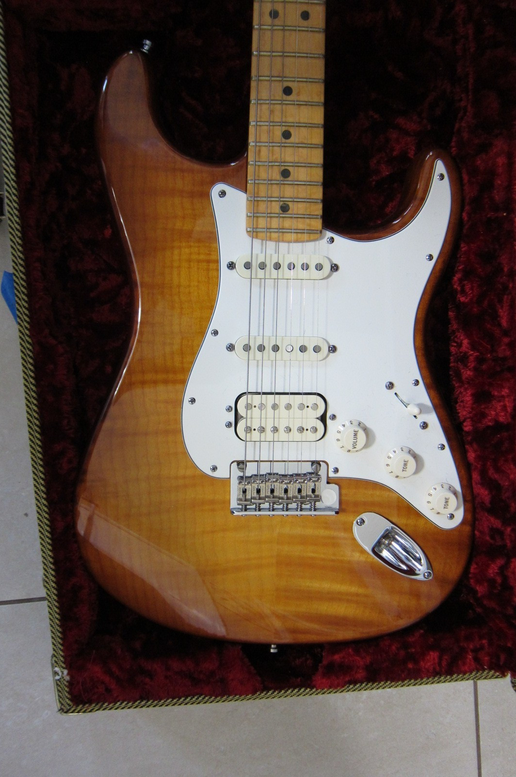 Fender select stratocaster 2013 Near mint!