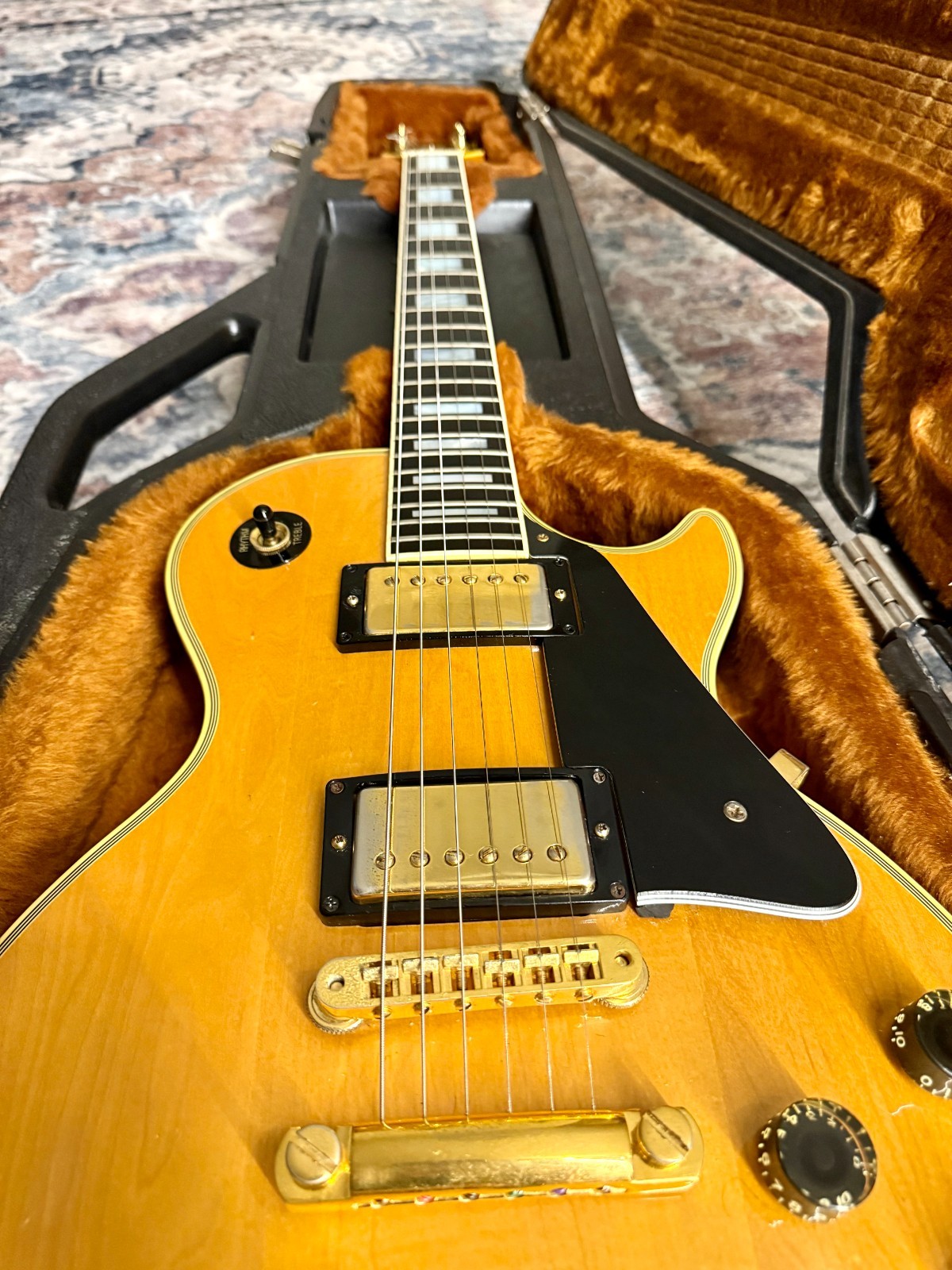 1982 Gibson Les Paul Custom “BLONDE BEAUTY” Natural Finish + GOLD Plush Chainsaw
