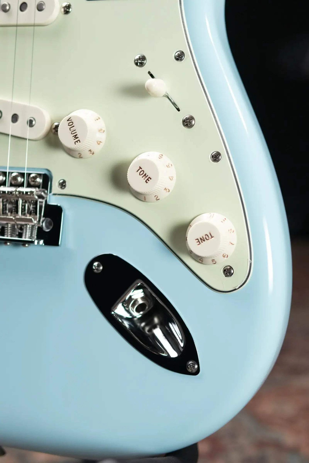 Fender Vintera III Early ’60s Stratocaster Electric Guitar – Sonic Blue with Gig