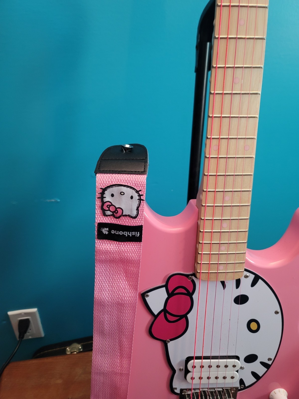 Fishbone Hello Kitty Pink Electric Guitar 6-String Solid Body w/Gig Bag & Strap