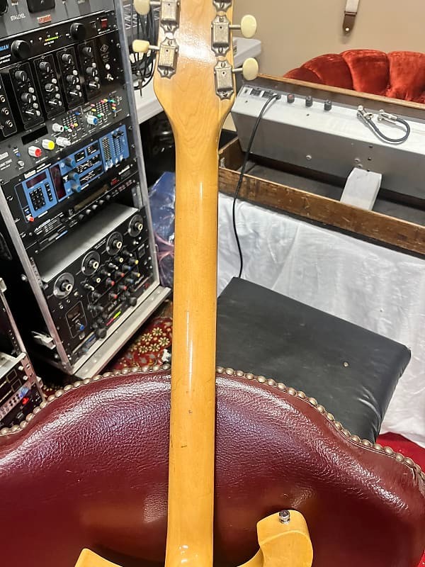 Rickenbacker 425 6 String Electric Guitar w/ Factory Vibrato 1966 – Natural