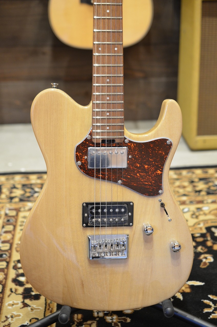 GrassRoots G-THROBBER-DX N Electric Bass Fixed Bridge, Star Cut Neck, Excellent