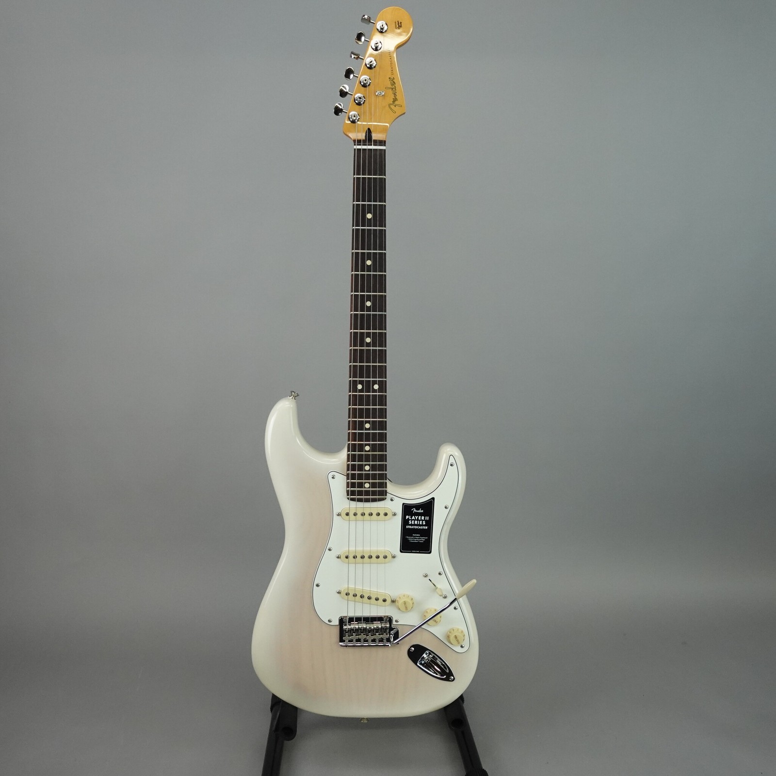 Fender Player II Stratocaster, Rosewood Fingerboard – White Blonde