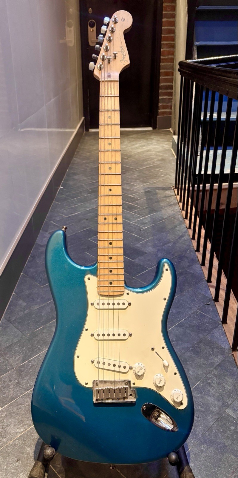 2000 Fender American Standard Stratocaster Ocean Turquoise Mint USA w/ Sticker