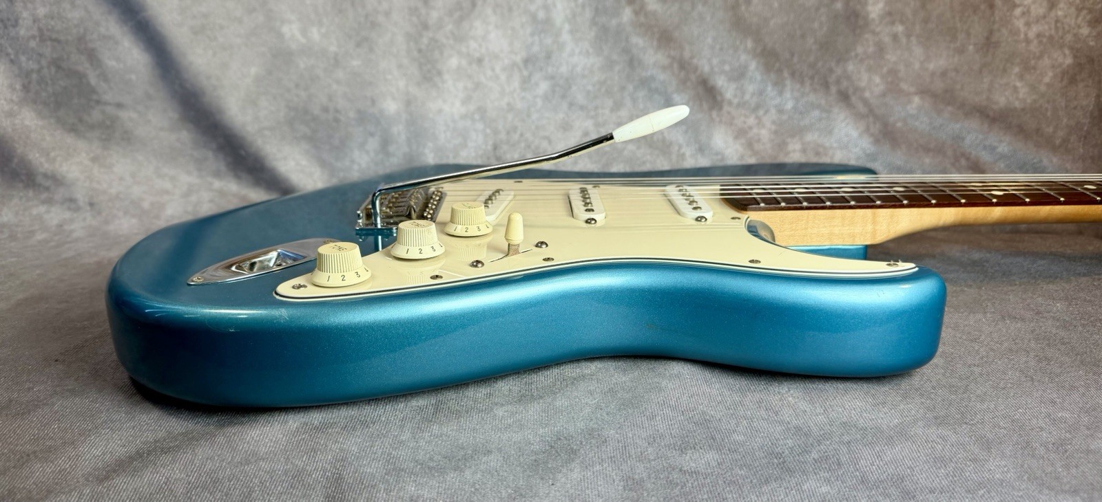 Fender Standard Stratocaster 1996 electric guitar Lake Placid Blue MIM