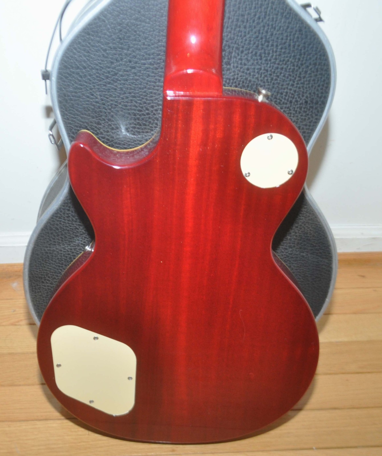 2006 Epiphone Les Paul Standard Cherry Sunburst w/ Hard Case