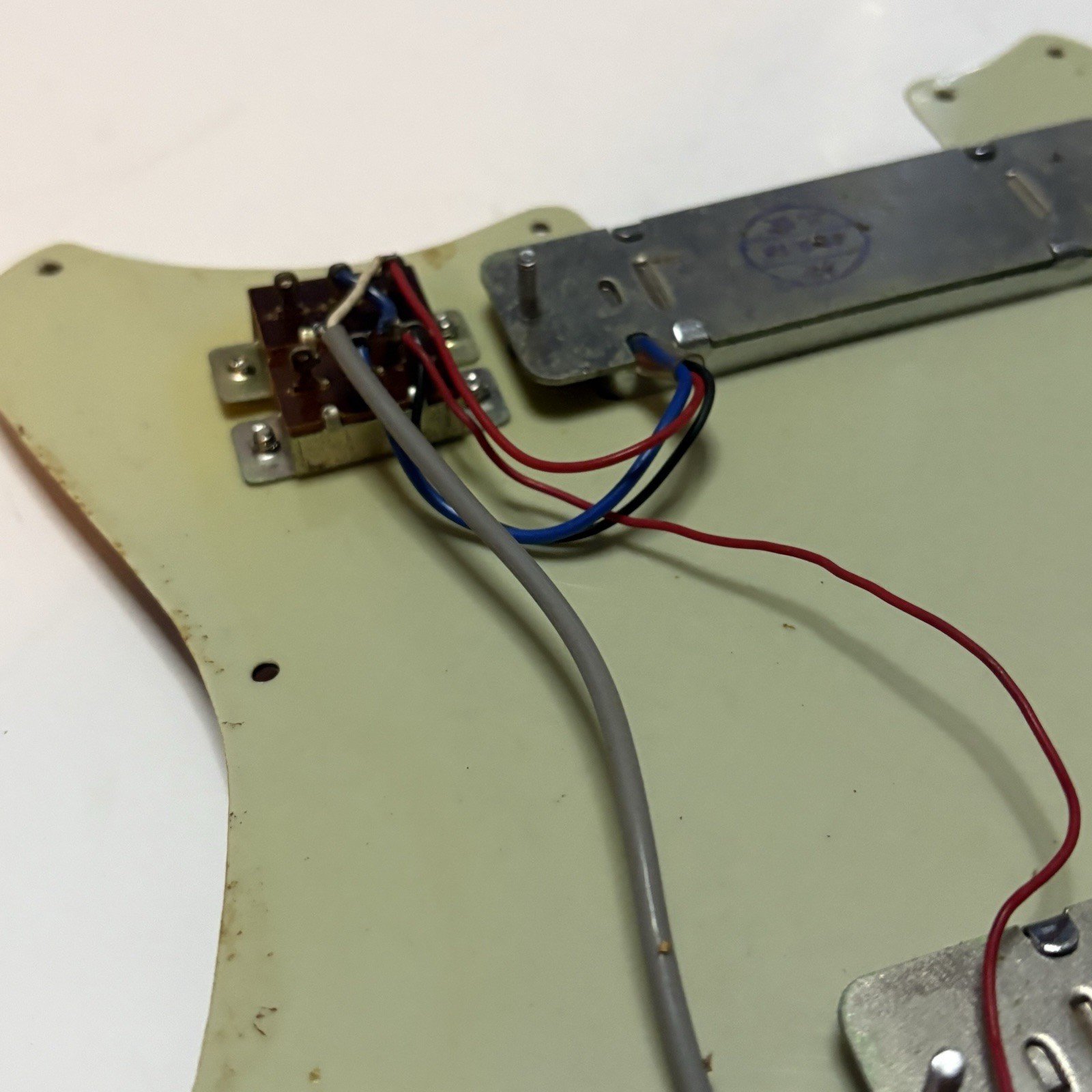 VINTAGE 60s SORRENTO KINGSTON ELECTRIC GUITAR Tortoise Pickguard & Pickups