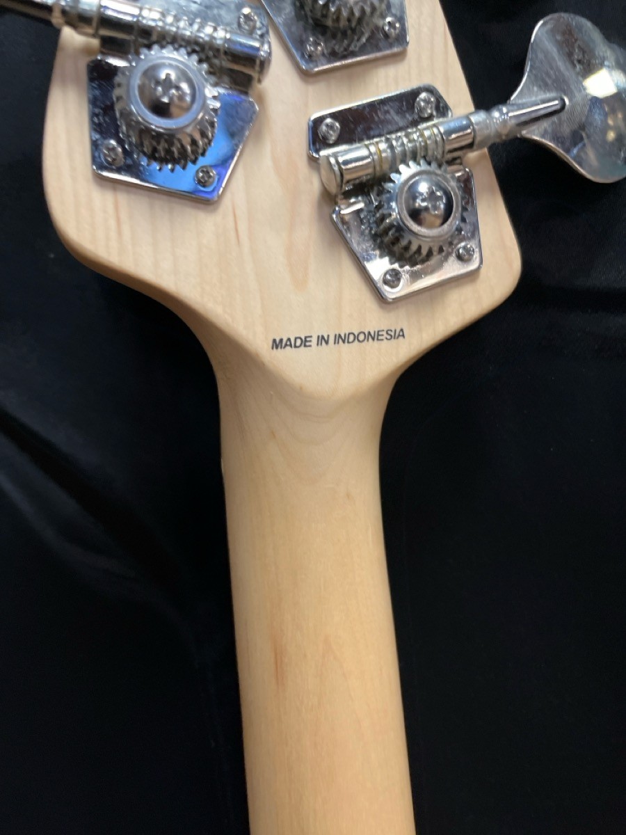 STERLING STING RAY BY MUSIC MAN 4 STRING BASE (H83004061)