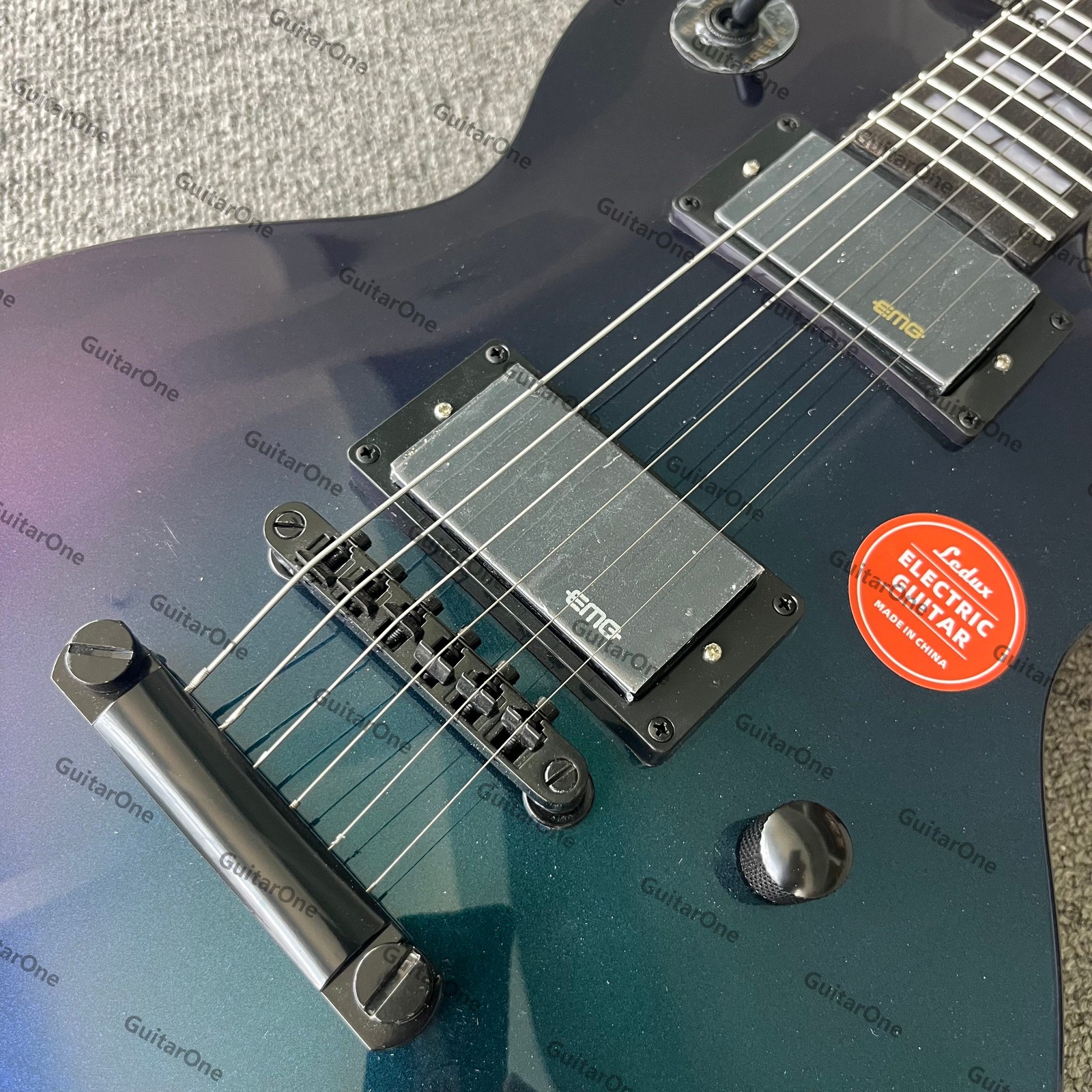 Solid Electric Guitar Active Pickups Shift Chameleon Finish Black HW Cutaway
