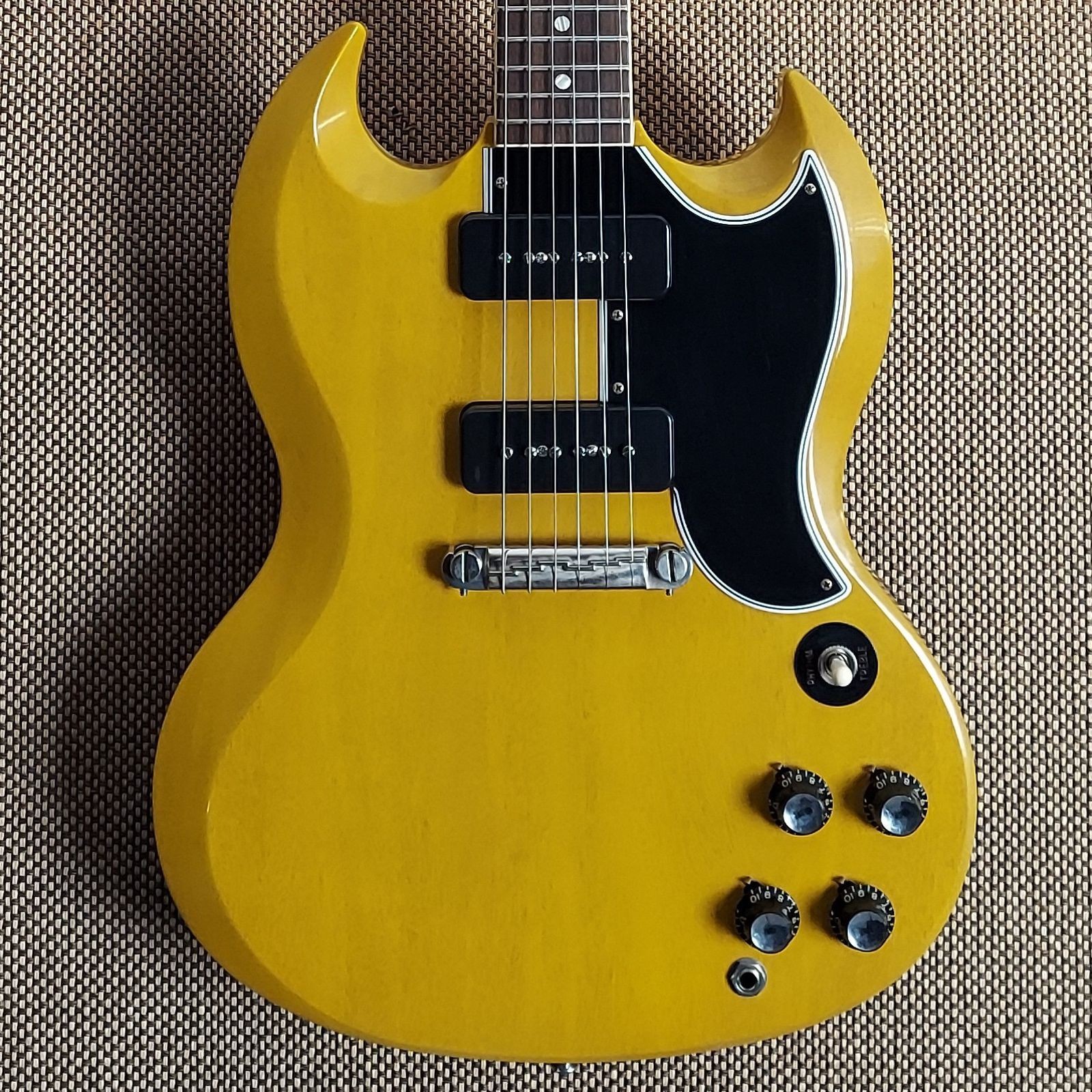 2021 Gibson SG Special VOS Bolivian Bright TV Yellow Finish (40)